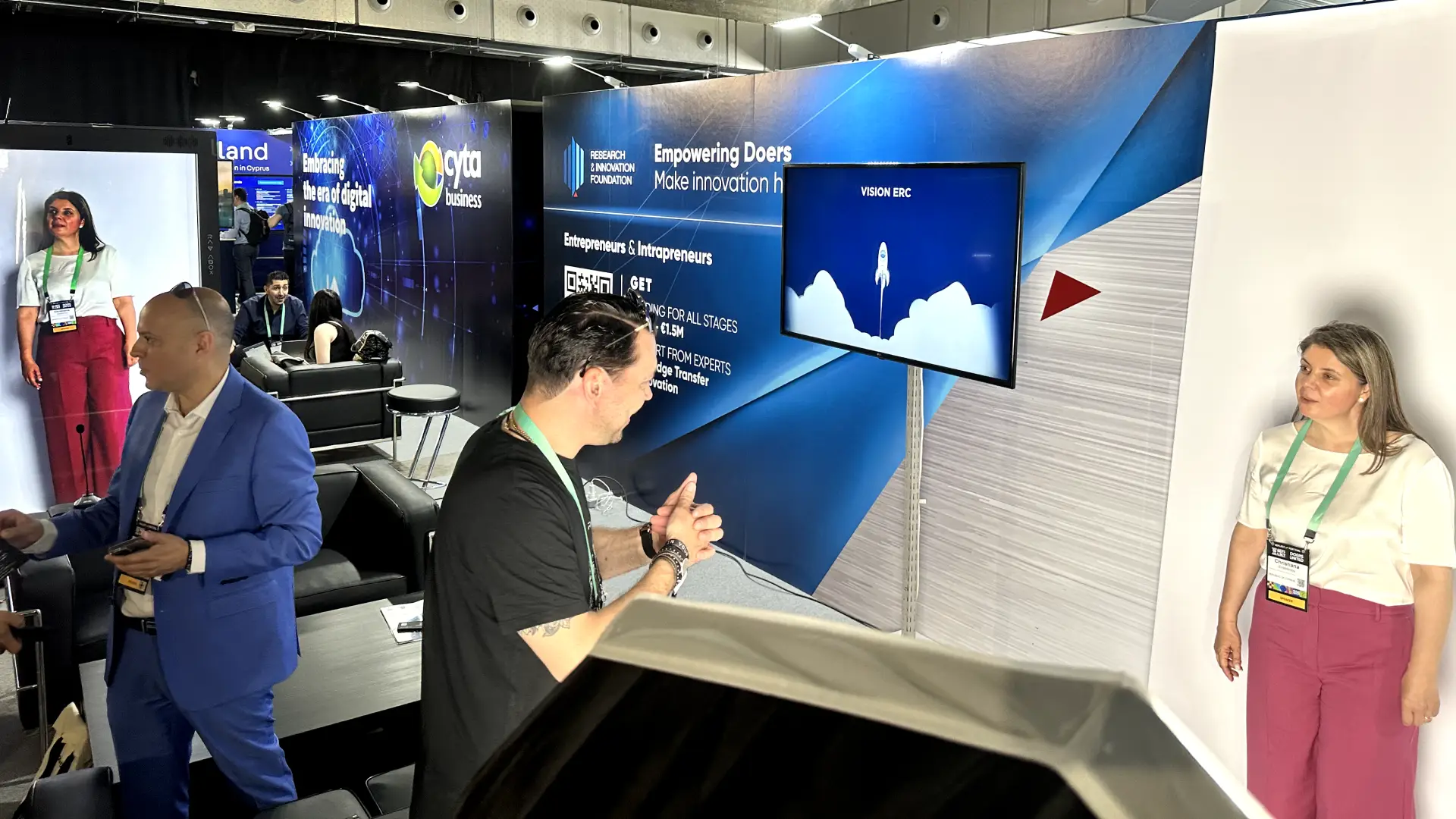 holoportation technology by ravatar holobox hologram projection